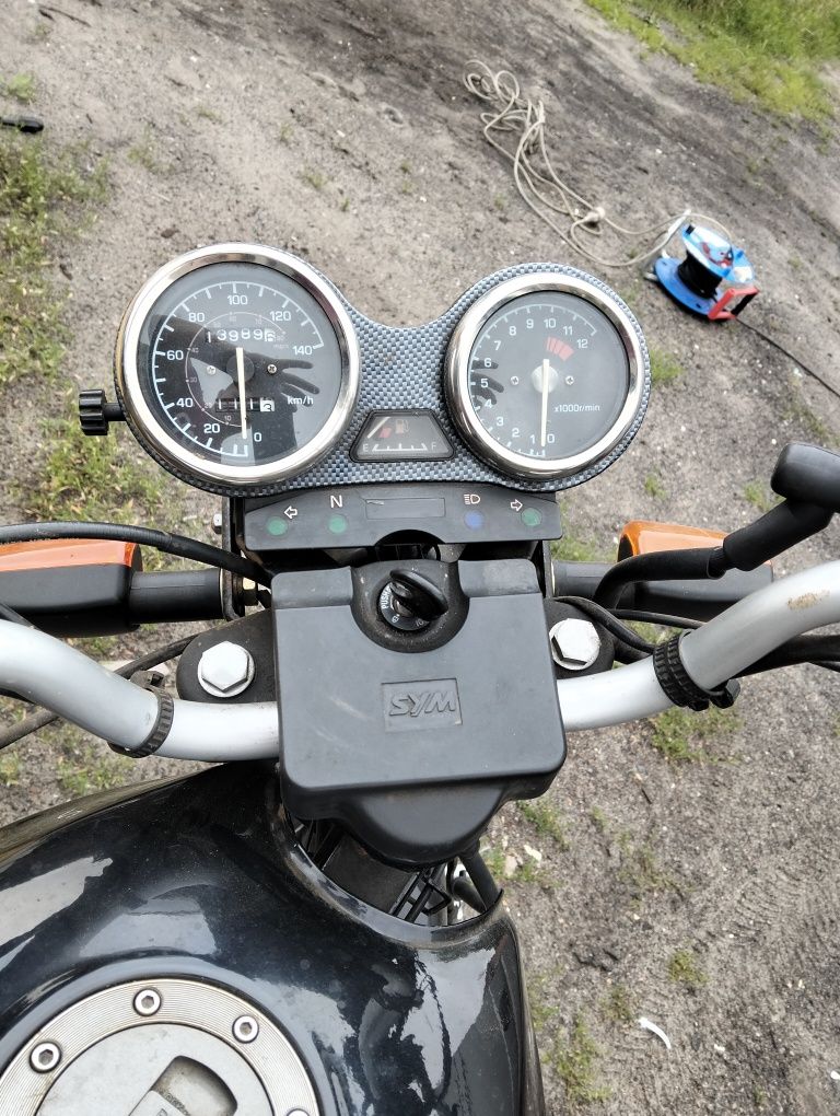 Motocykl 125 marki Sym