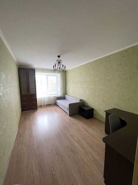 Продаж 2 к квартири Виставка