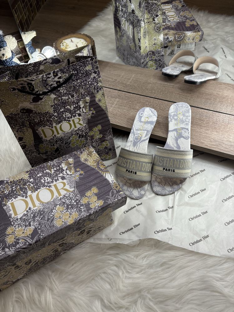 Тапочки в стиле Dior Slides