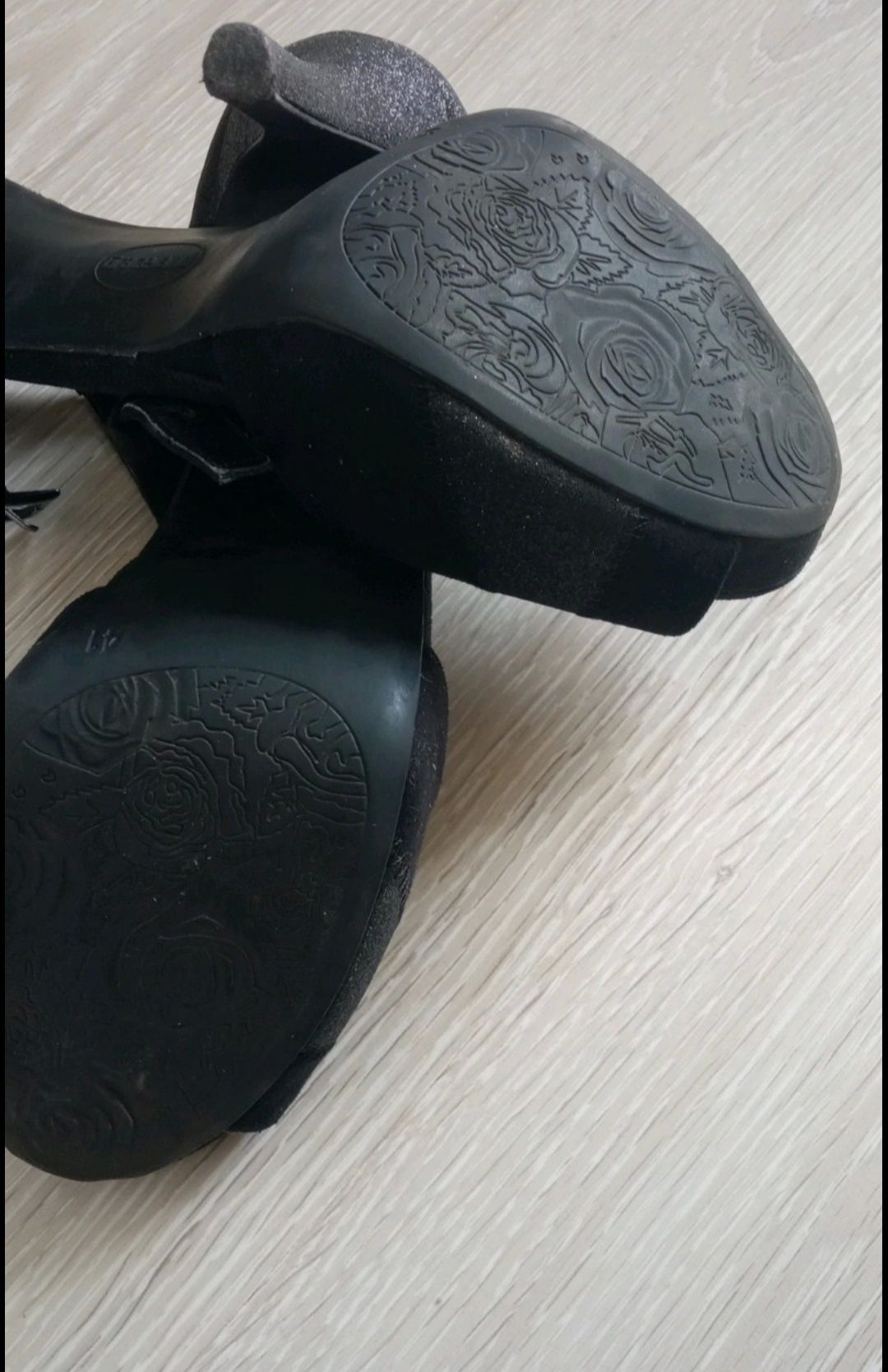 Sandałki szpilki czarne na szpilce 41 Graceland