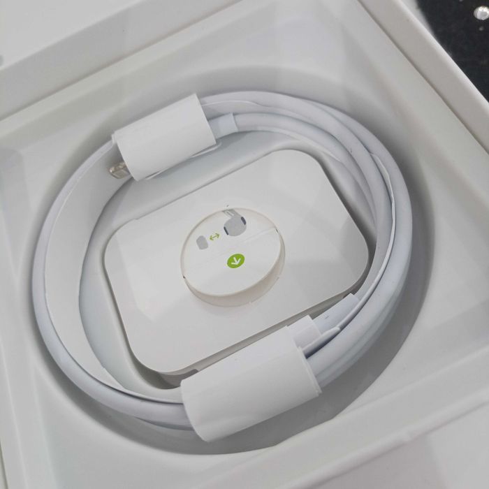 Nowe słuchawki AIRPODS PRO