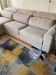 sofa com puff de arrecadacao marca Chateau D Ax
