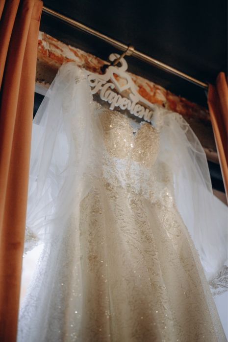 Продам Весільну сукню