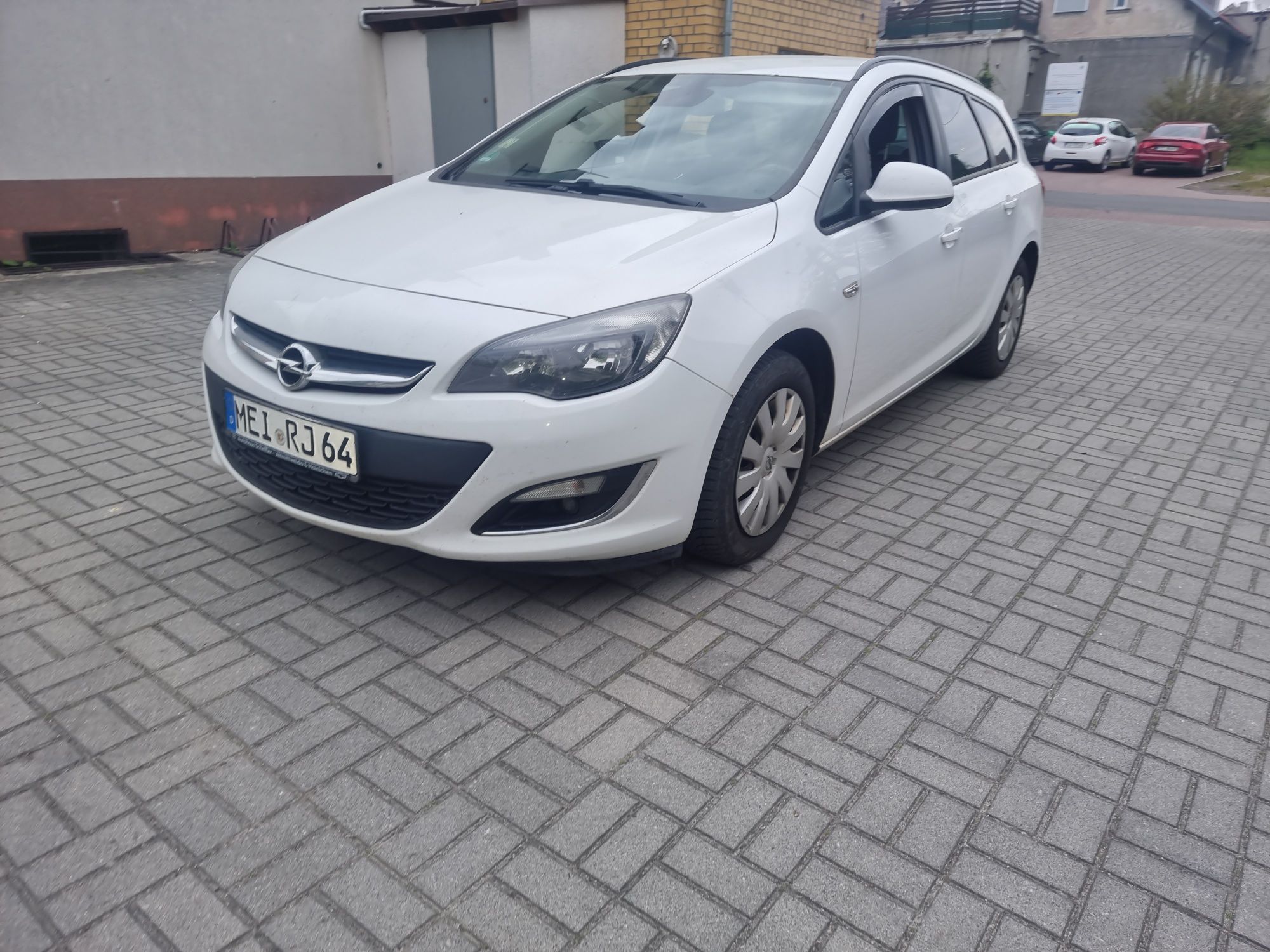 Opel Astra J kombi 2.0cdti 165km