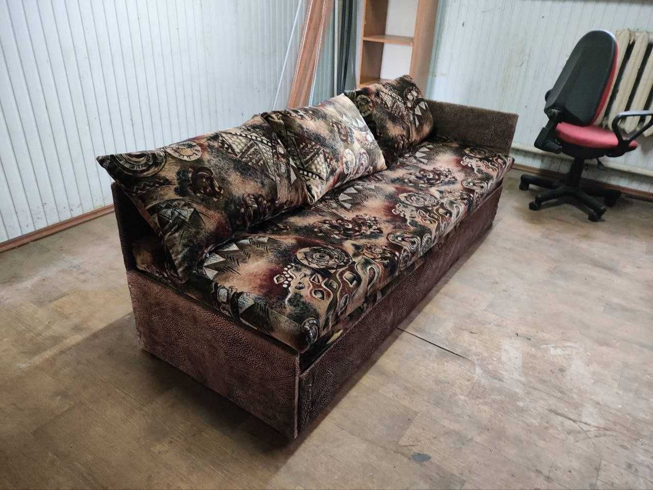 Нерозкладний диван