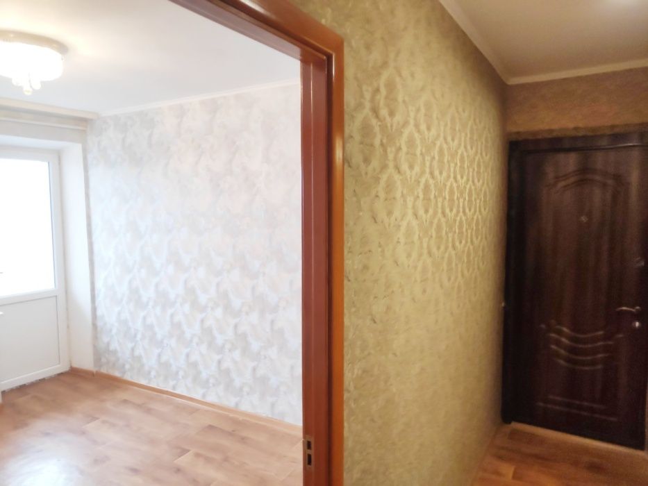2-во кімнатна на Південно Заході, будинок 2000 року!