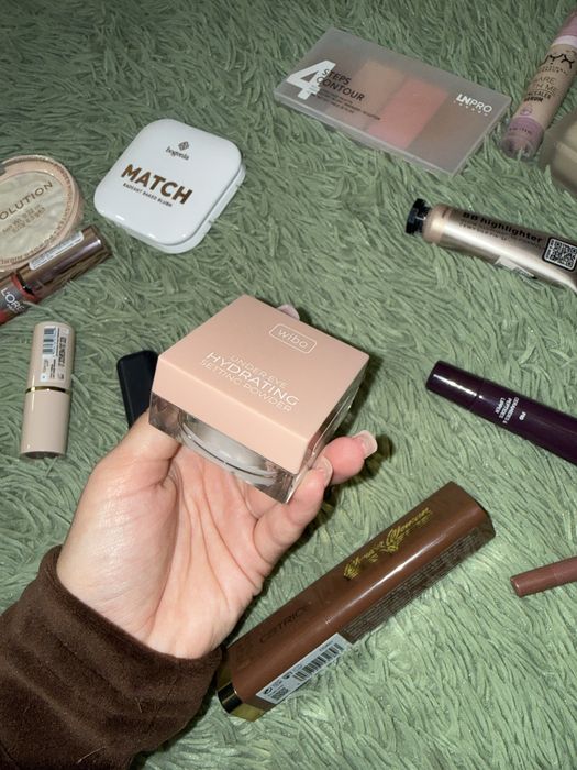 Продам бокс з косметикою, майже не користувалася