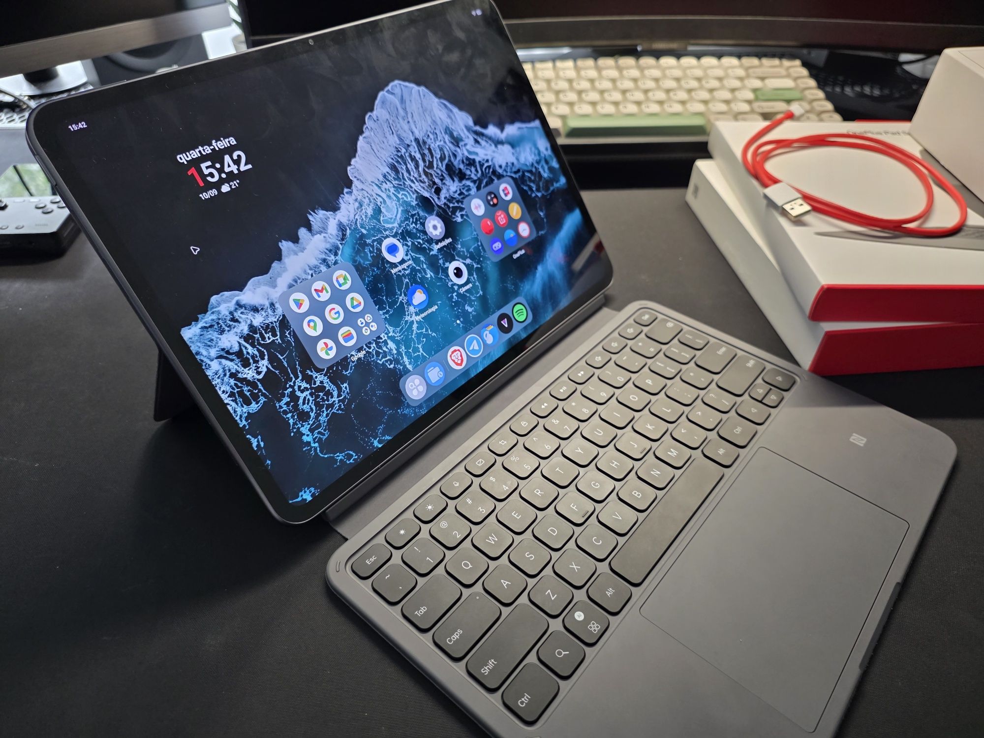 OnePlus Pad 2 cinza 256GB + capa teclado + carregador 80W como novo