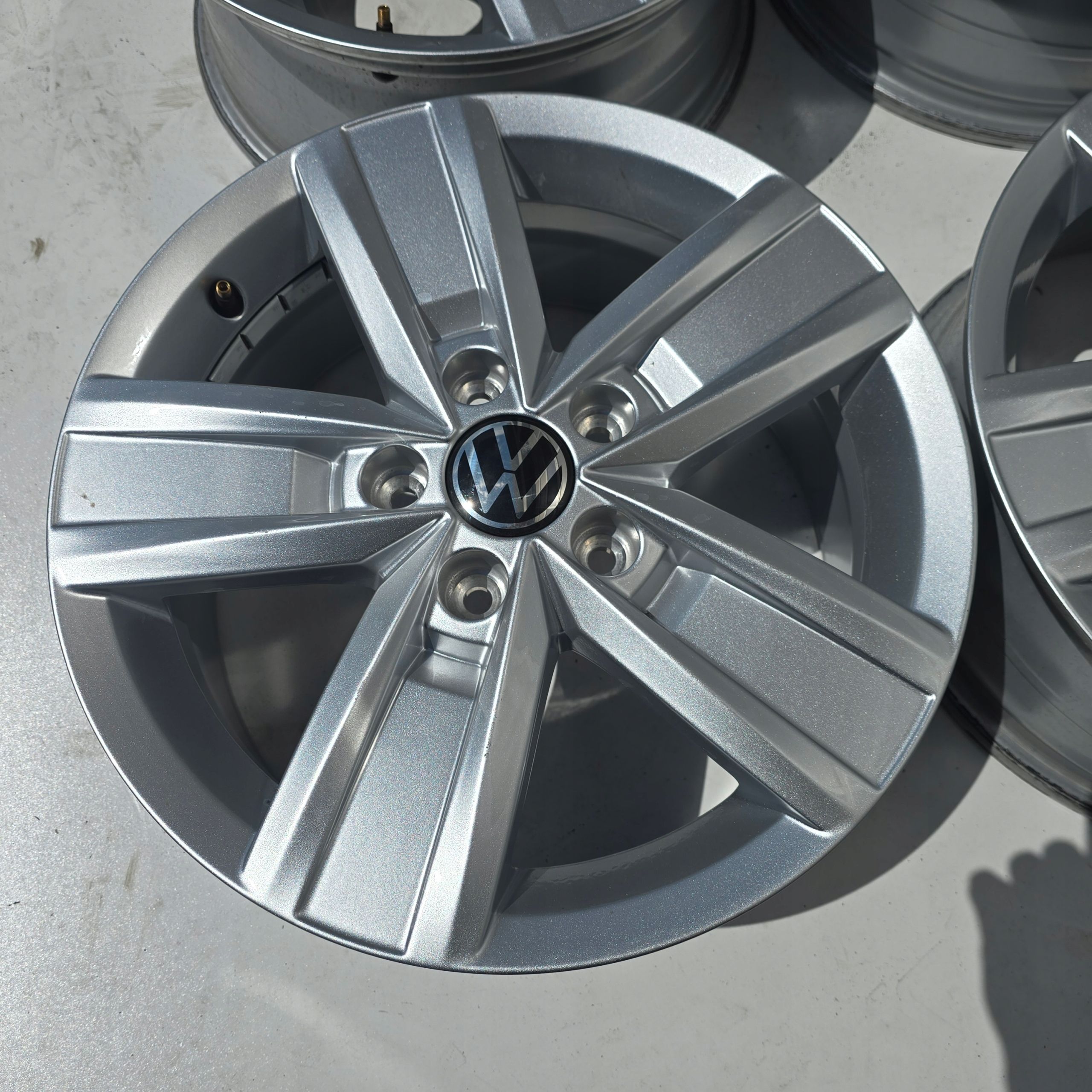 VW T6 T5 Multivan 5x120 7.0J 17'' ET55 4X