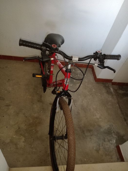 Bicicleta roda 24 40€ tudo foncinar só pedalar