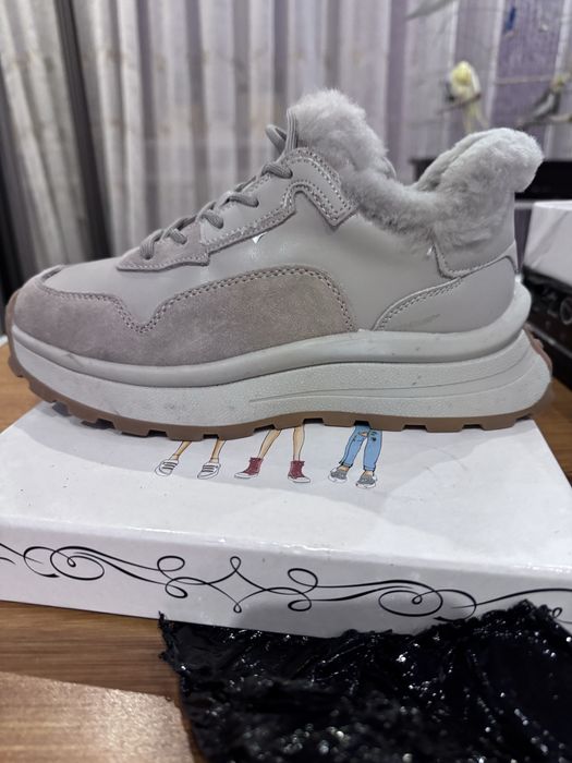 Зимние кроссовки LONZA 37 р