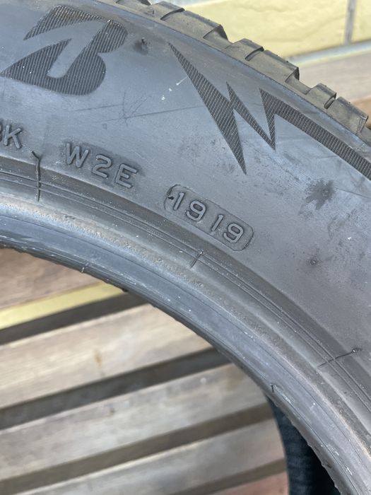 Шини Резина 205.55 R16 Bridgestone Зима