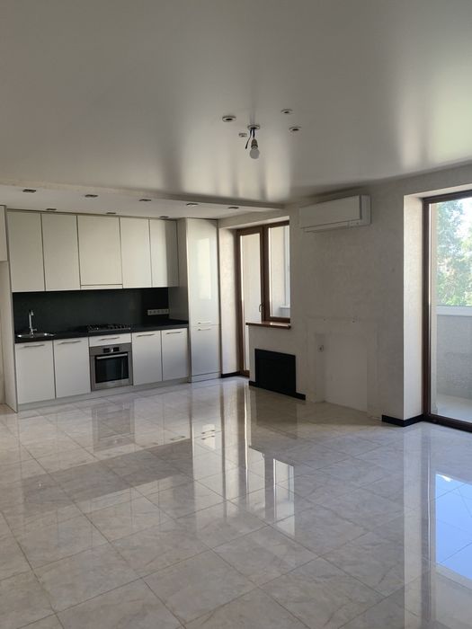 Продам 3-х к.кв 90 м.кв 3/9 в новом жилом доме пр.Тракторостроителей