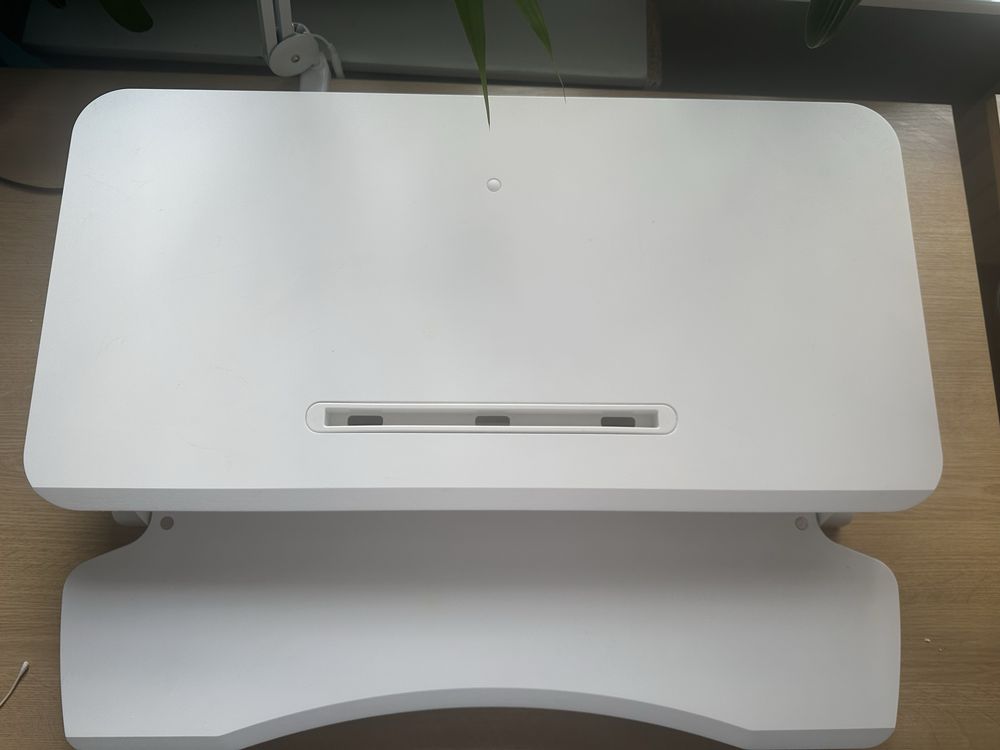 Regulowana podstawka na biurko na monitory laptop / stojące biurko