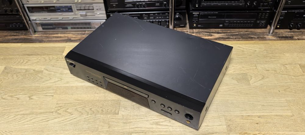 CD-програвач Sony CDP-XE570