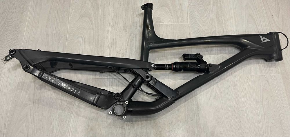 Рама YT Capra Base 27.5 XL 2020 AL + Аморт RockShox