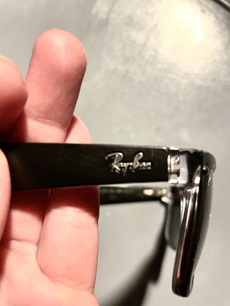 ay-Ban New Wayfarer RB2132