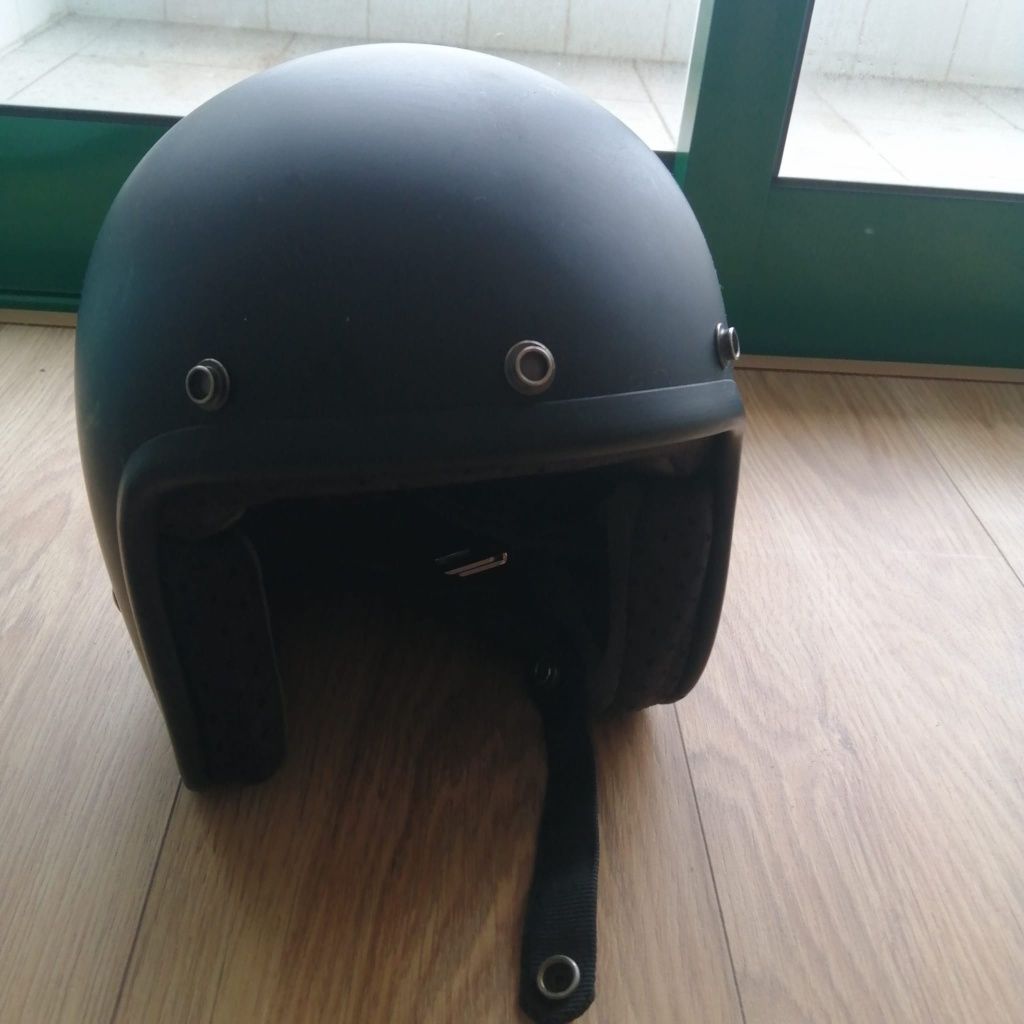 Vendo Capacetes em bom estado