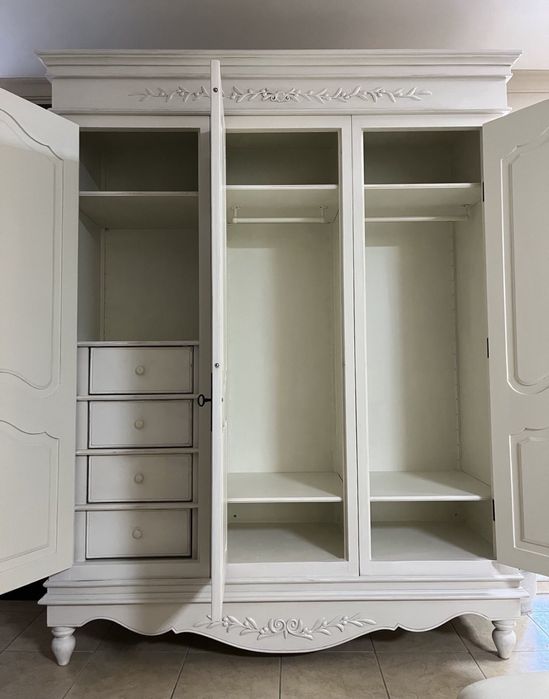 Шафа 3-х дверна біла зі знижкою, шкаф, прованс, меблі в спальню,