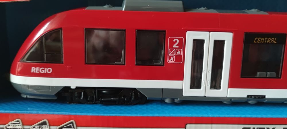 Поїзд міський ,червоний трамвай CITI TRAIN