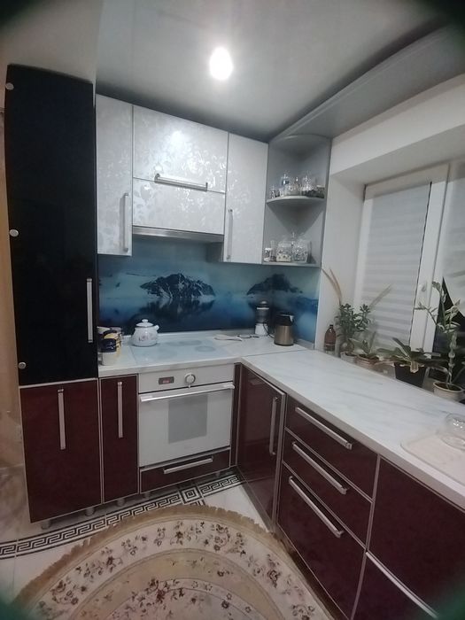 Продам дачу поруч з містом.