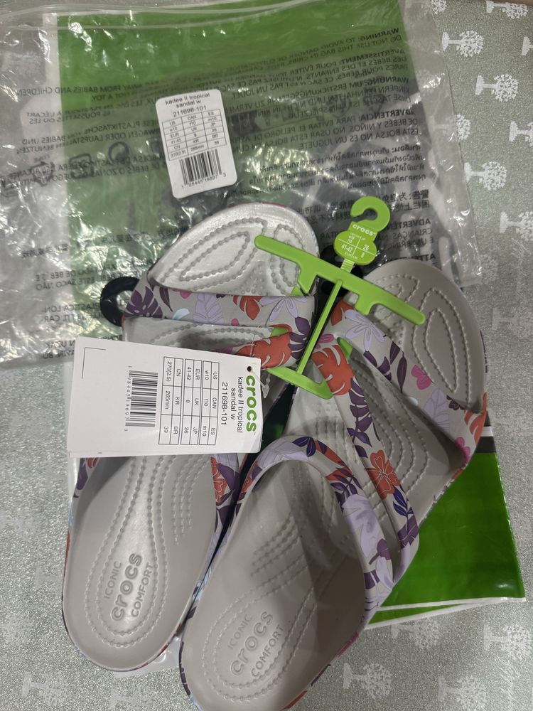 Жіночі шльопанці Crocs
