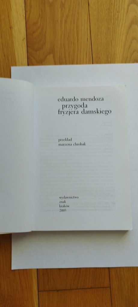 "Przygoda fryzjera damskiego" Eduardo Mendoza