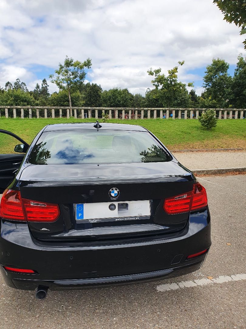 BMW 318d Sport - 2013