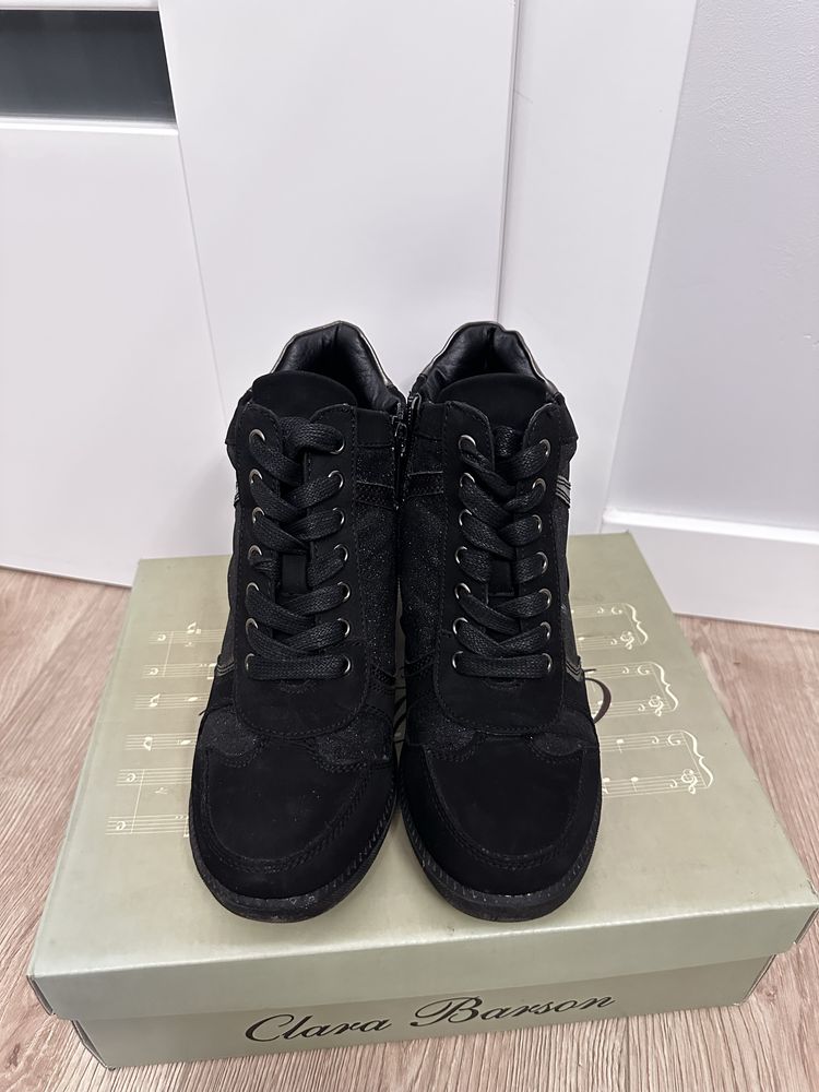 Czarne damskie botki r.37 CCC