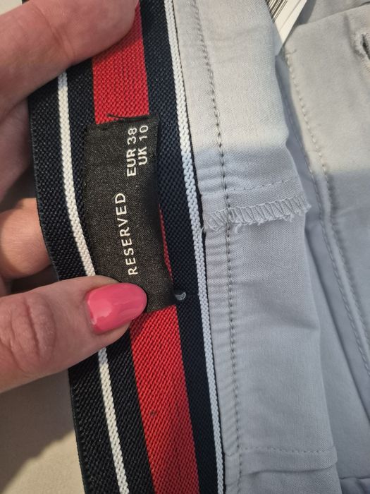 Jasnoszare krótkie spodenki Reserved 38 nowe