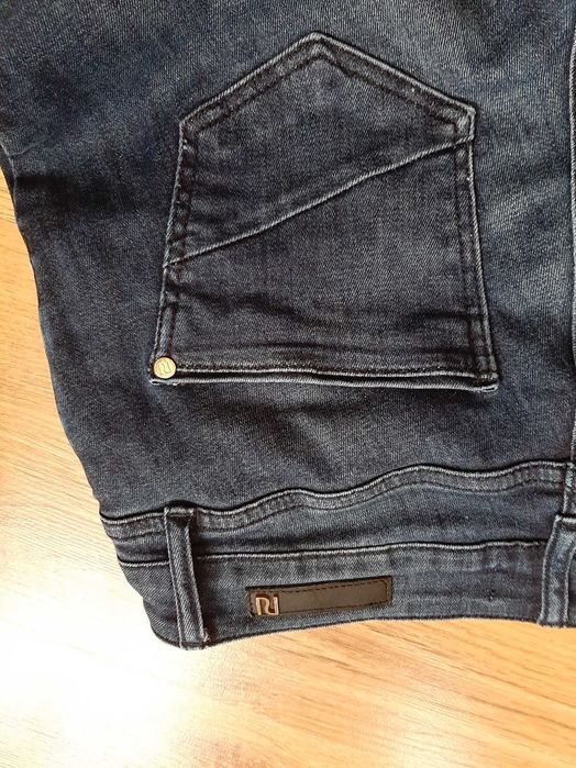 38/10 jeans-River Island-wygodne