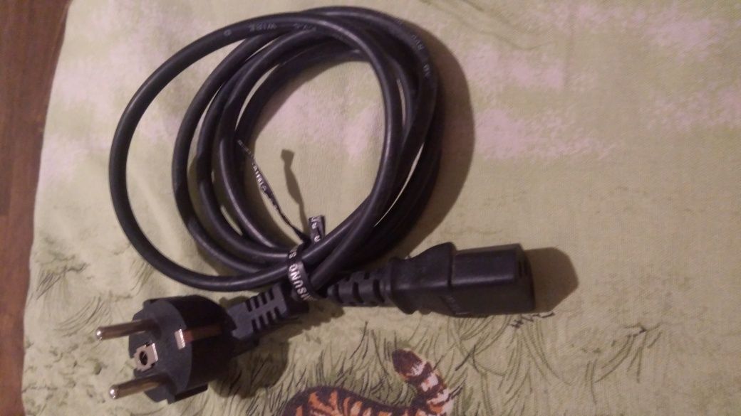 Шнур питания для компьютера