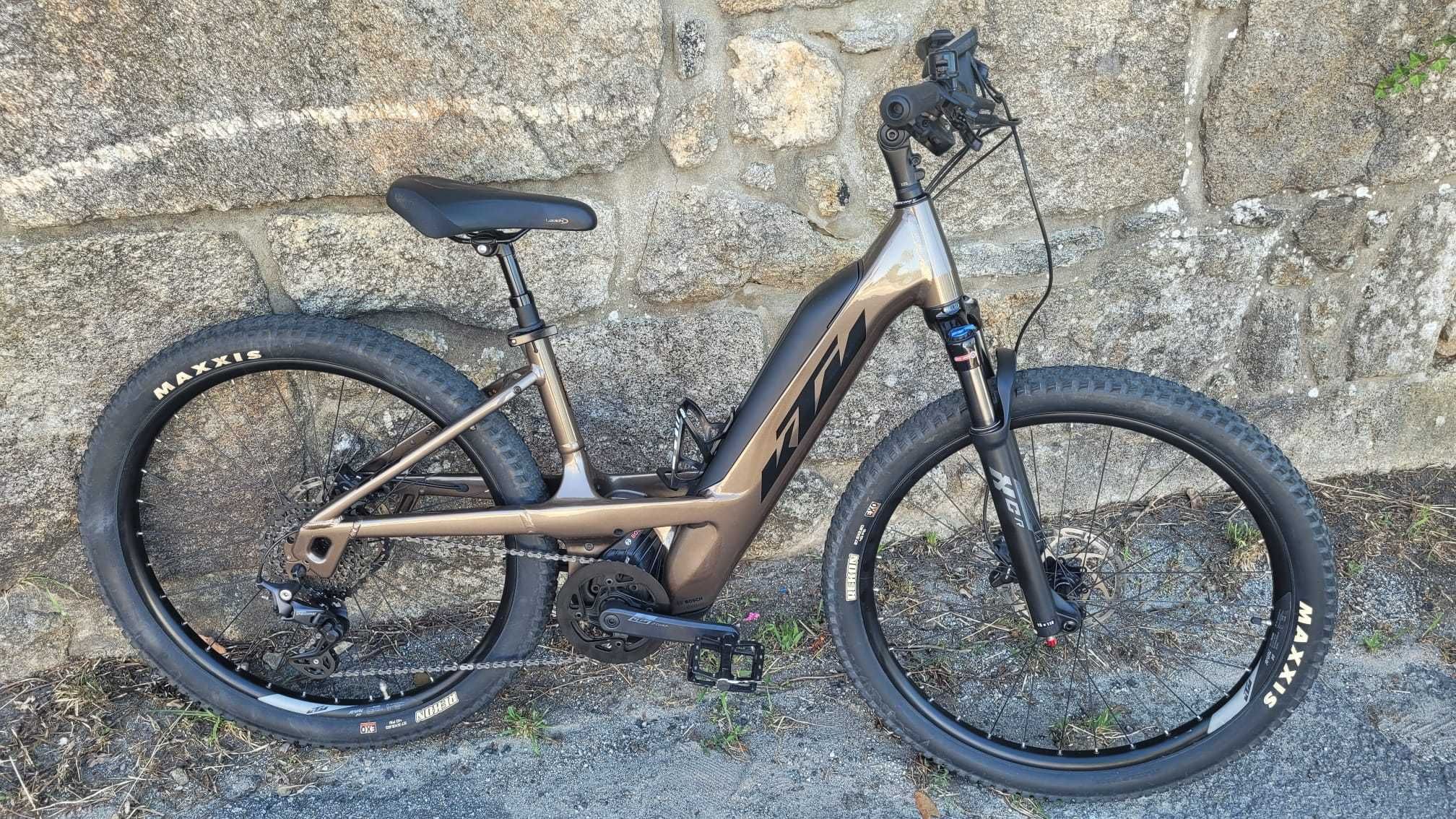 Bicicleta KTM Macina Aera 671