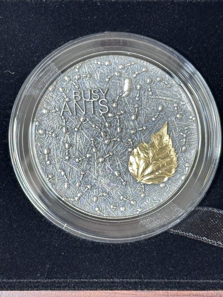 Монета Busy Ants - Ділові мурахи (мурашник) 2 унції срібла з позолотою