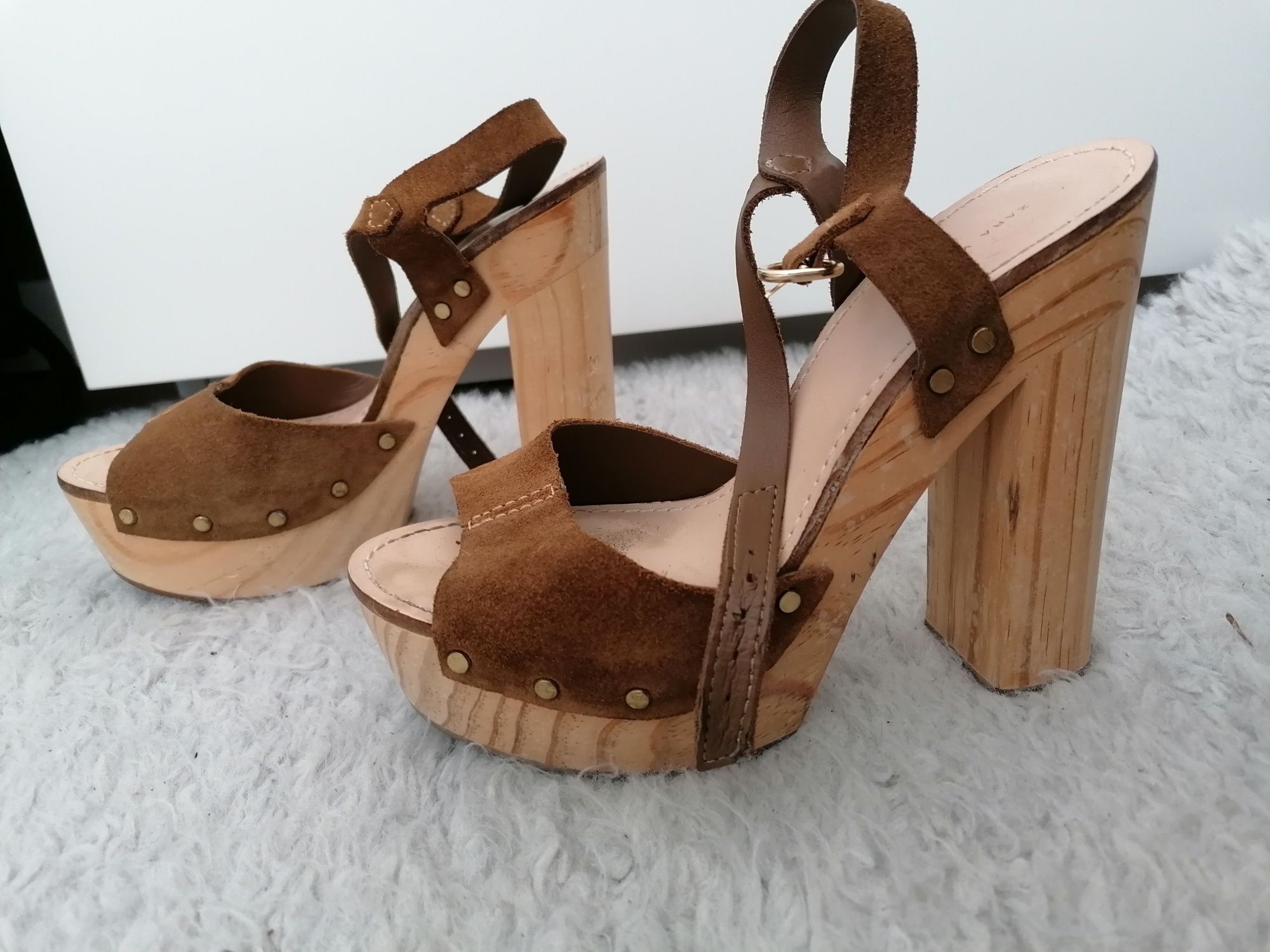 Sapatos Zara semi novos