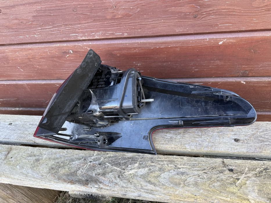 Lampa tylna lewa Citroen c5 kombi 10-12rok