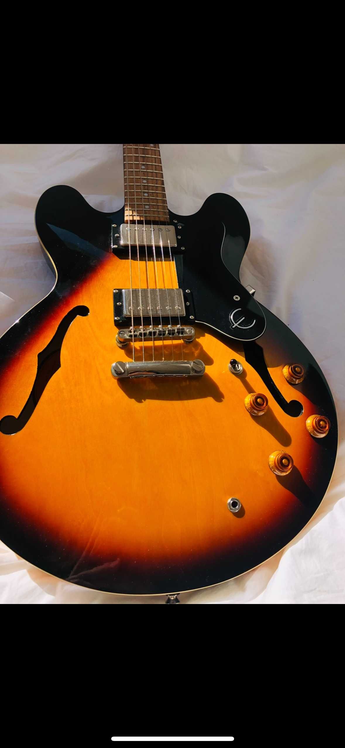 Epiphone Dot VS Gitara guitar