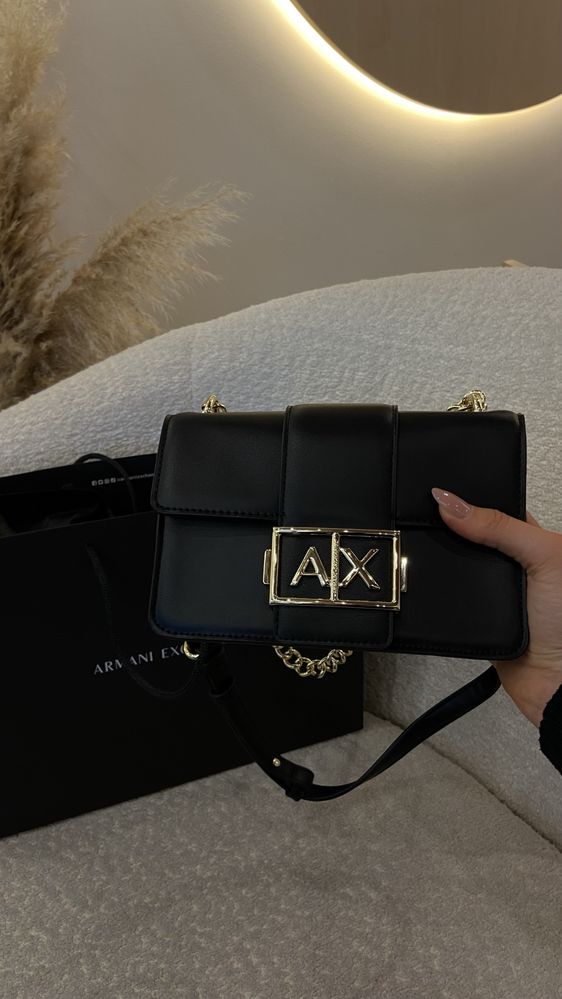 Сумочка бренду Armani Exchange в наявності чорна та коричнева