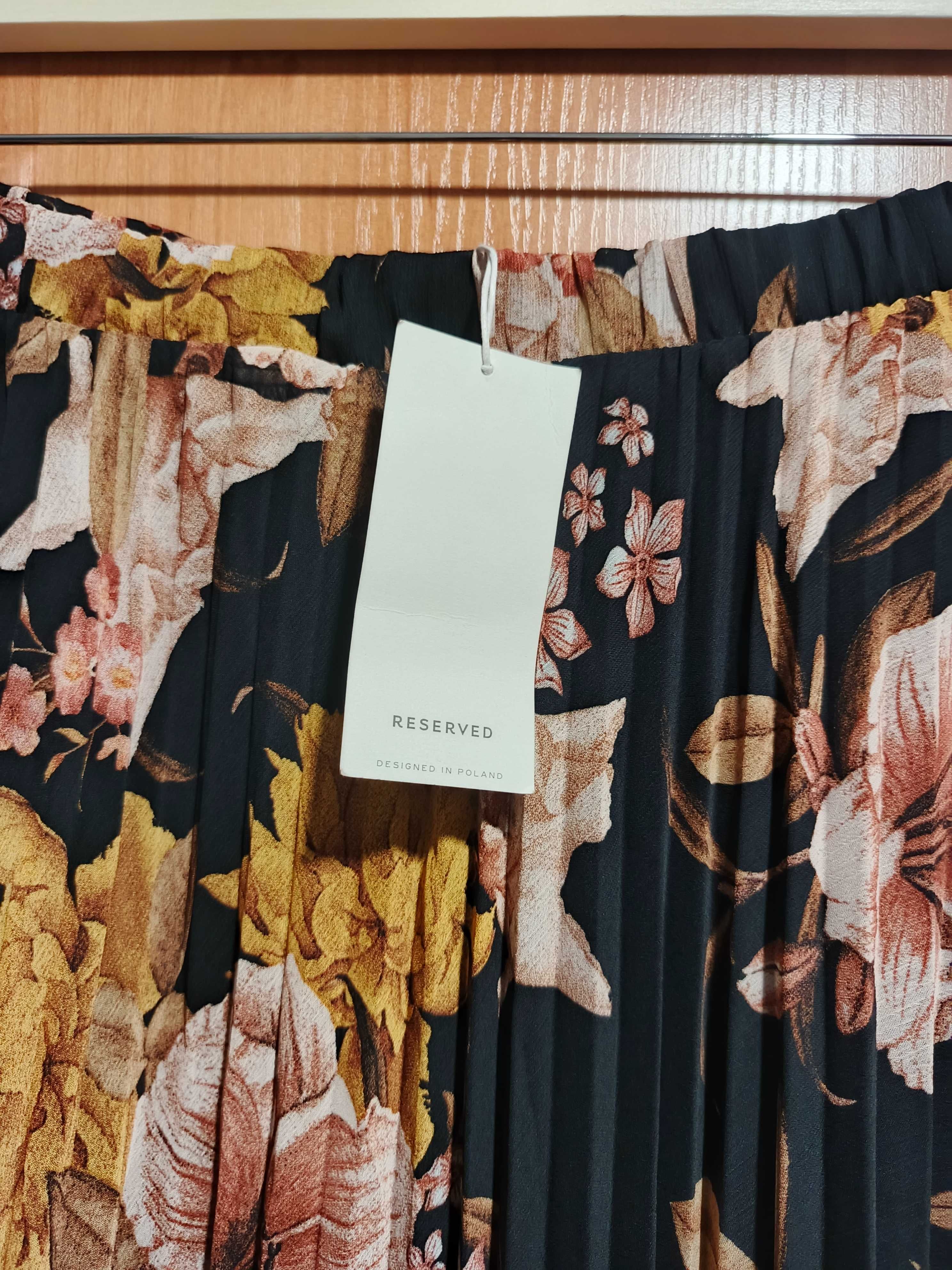 Nowa zwiewna spódnica Reserved XXL czarna w kwiaty plisowana