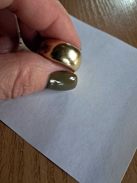 каблучка золота р.18 сучасний дизайн. Ціна 3300грн/1 грам.