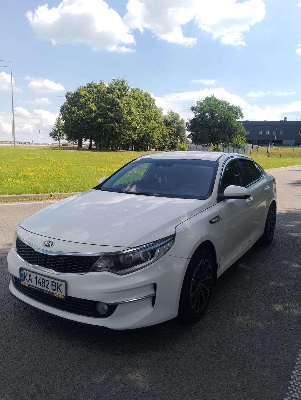 Продам Kia K5 2015 рік 2.0 газ
