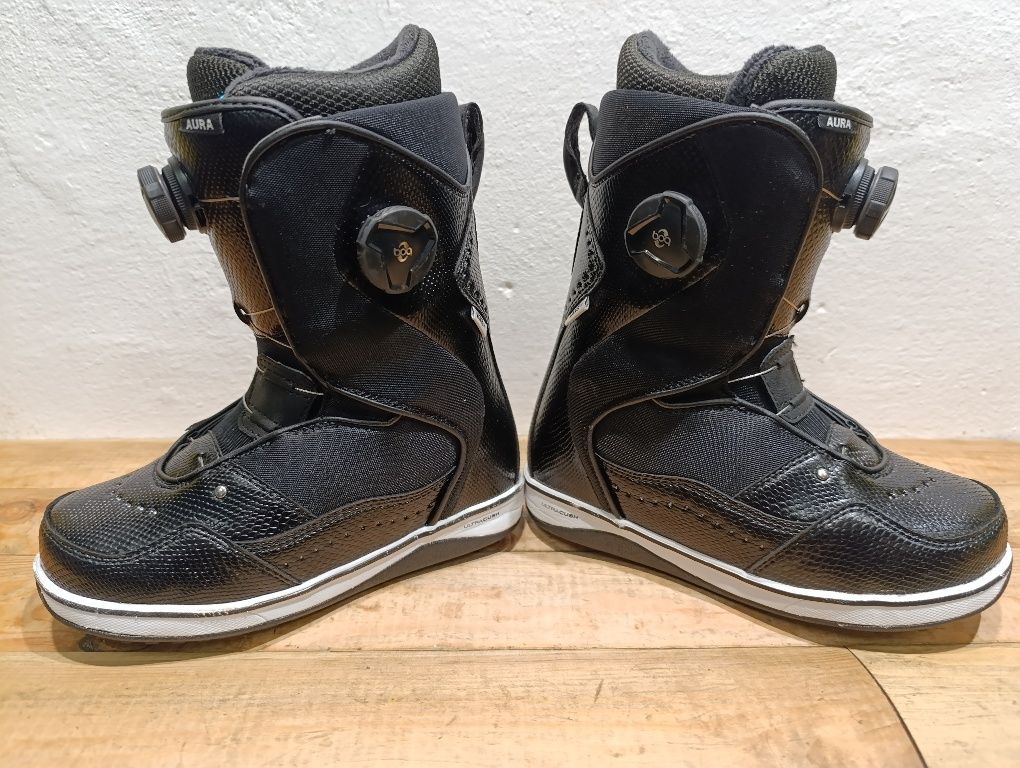 Nr 74 Buty snowboardowe Vans Aura 23.5 cm 2x BOA ( EU 37 )