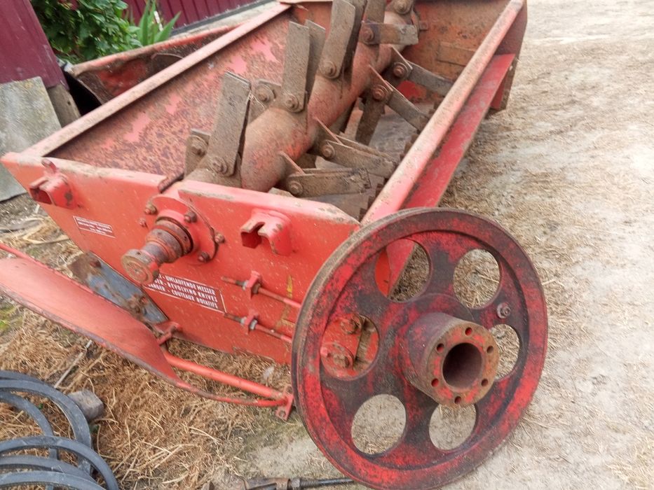 Січкарня на Massey Ferguson 307,440
