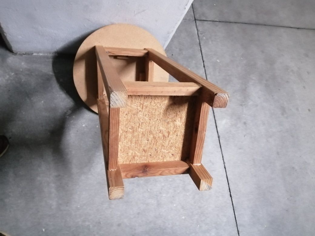 Mesa de camilha pequena