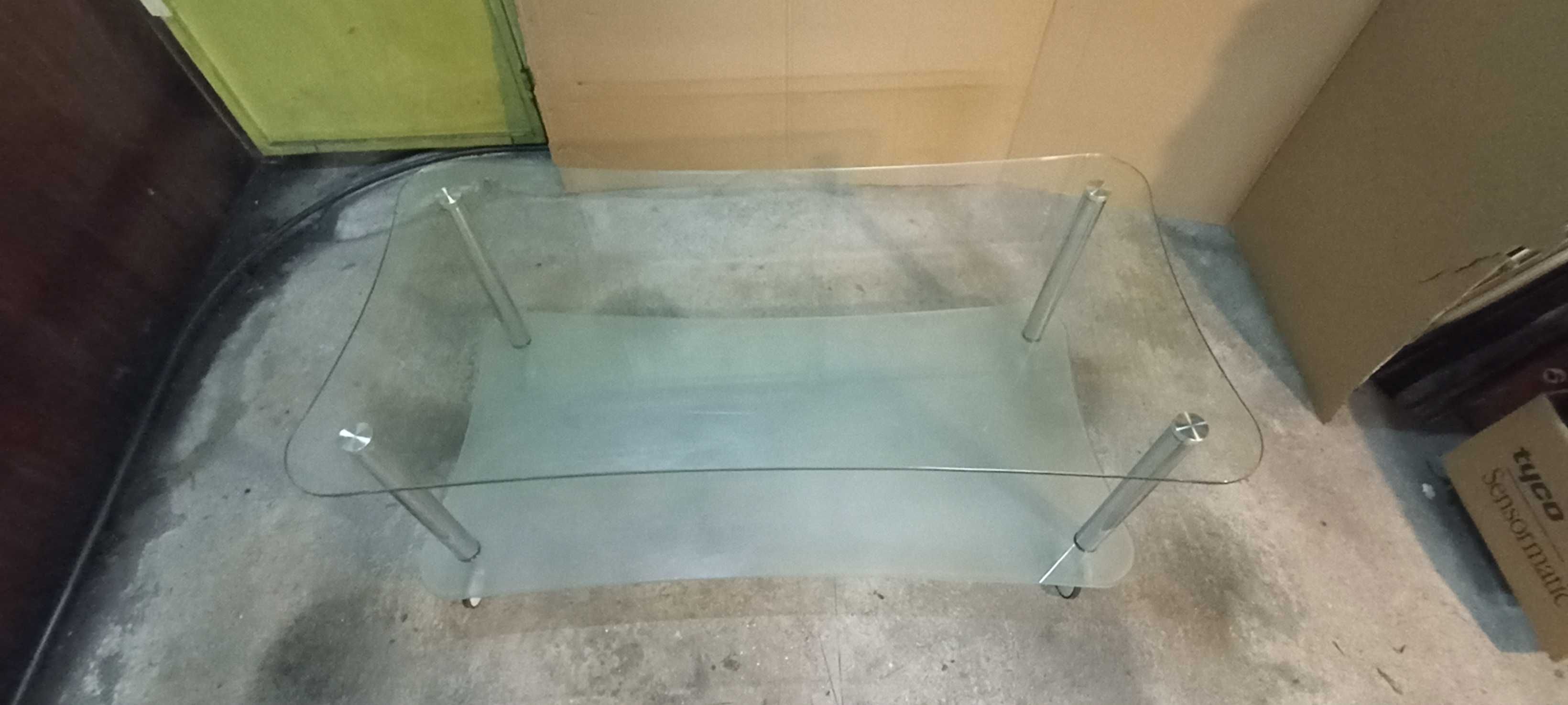 Mesa de centro em vidro