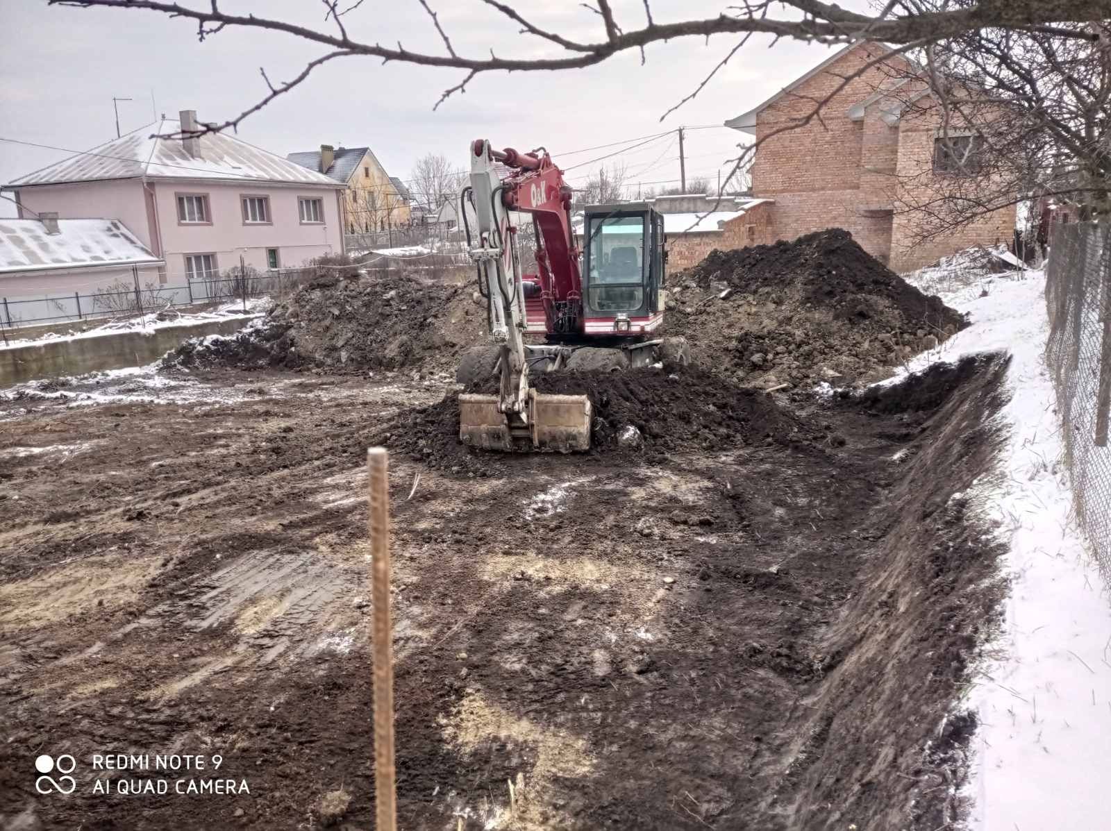 Гравiй пiсок чорнозем, глина, щебiнь вiдсiв