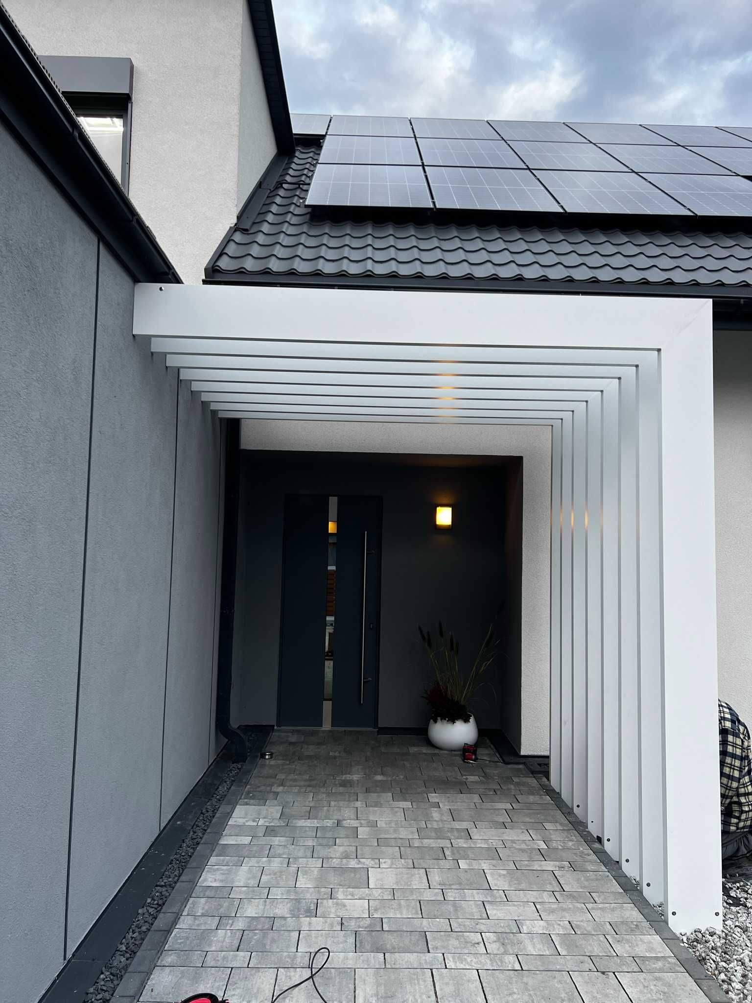Aluminiowe zabudowy wnęk, ścian, wejść i tarasów