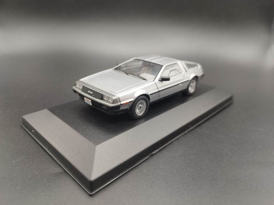 1:43 Altaya DMC DeLorean 1981 Gablotka zastępcza