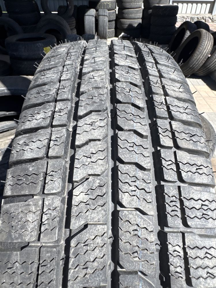 Шини 195/70 R15C Bridgestone Blizzal пара 2 шт стан нових