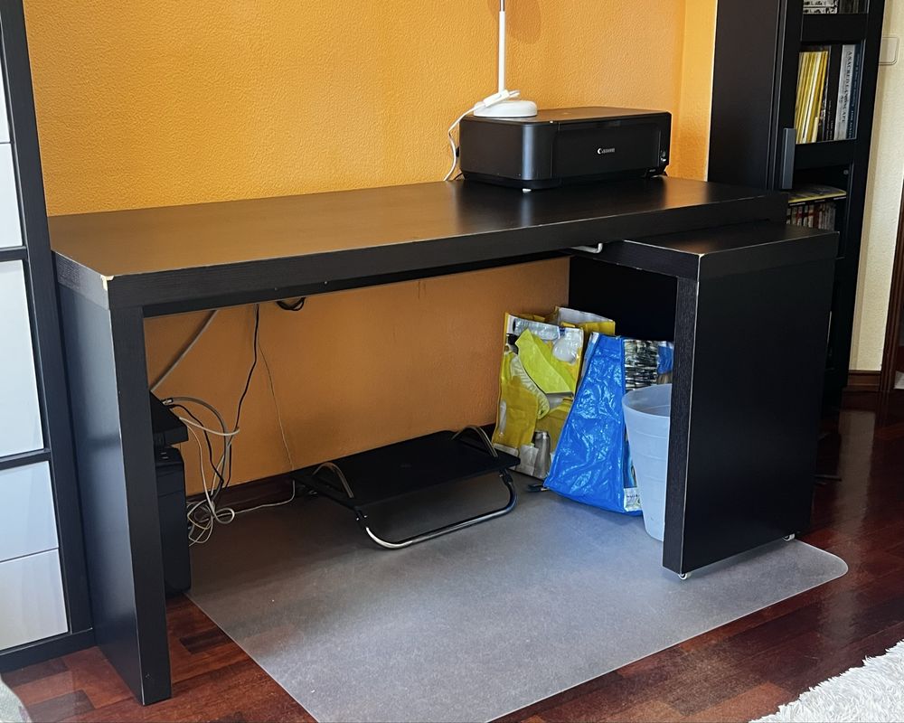 Secretária IKEA MALM grande, com mesa de apoio retrátil